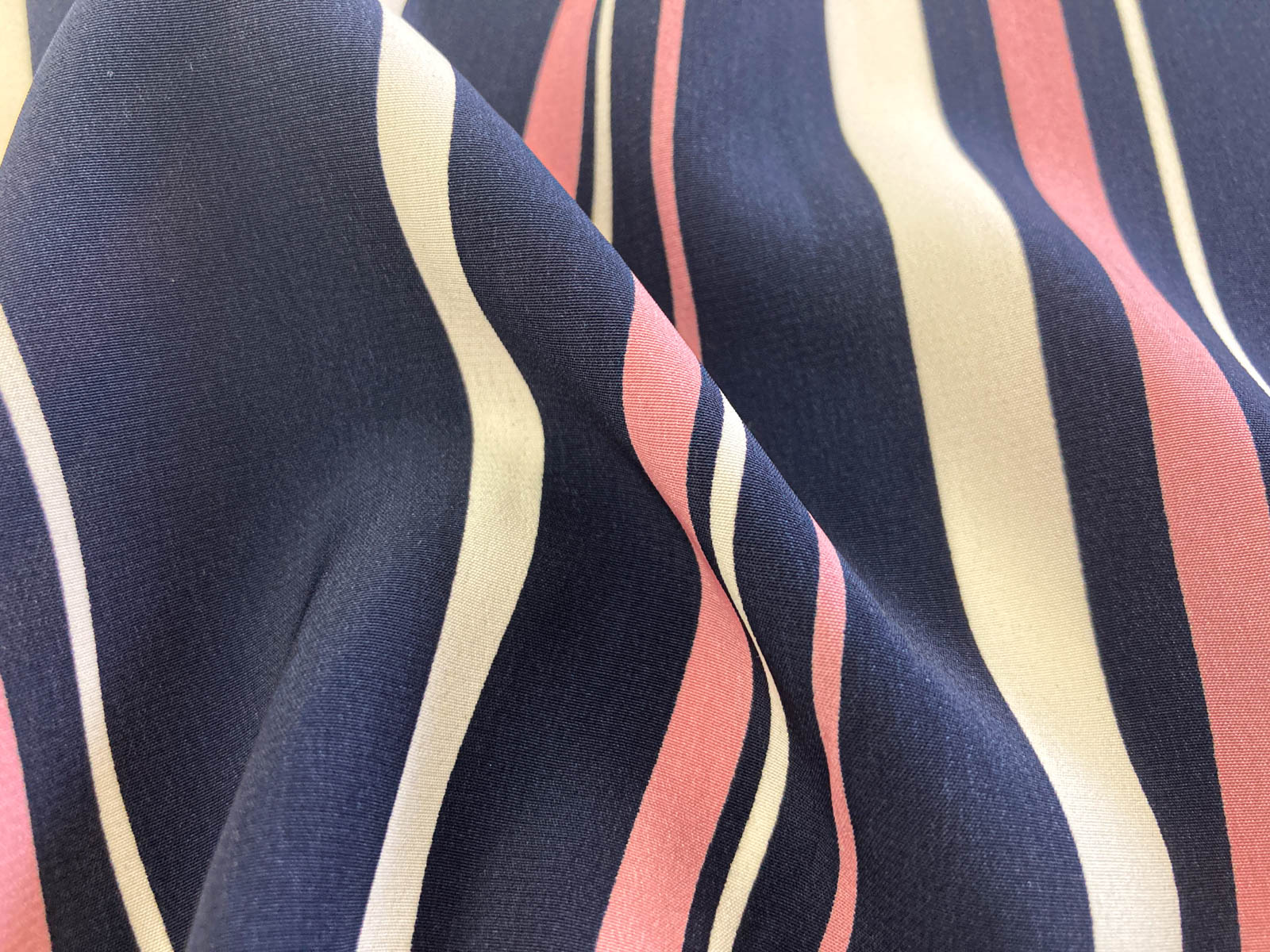 KKP3602-58 [ D/#SB-124 ]ニューヴィーナスデシン広巾ロータリー有色プリント