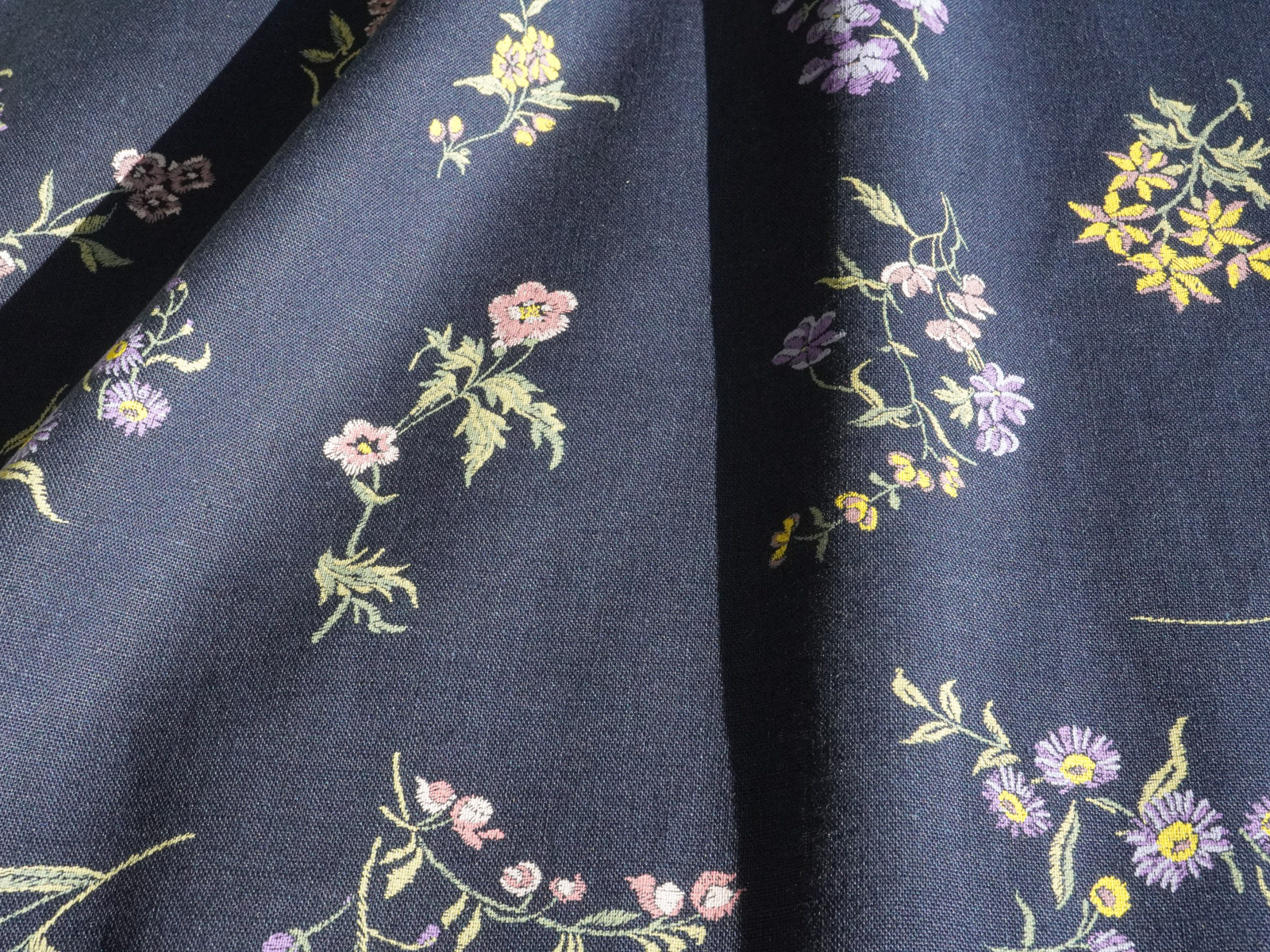 KCG585TB [ D/#HM-114 ]Cotton-linen Sheeting Fabric with Tumbler Finish and Discharge Pigment Print