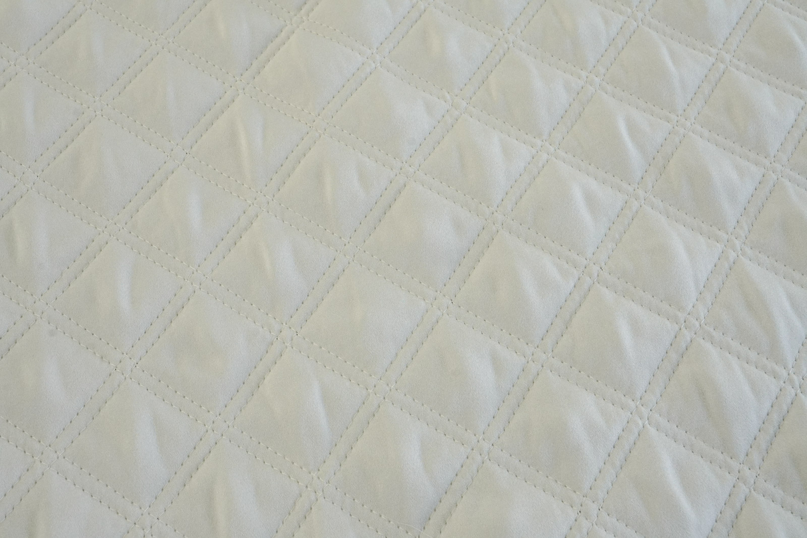 KFQ8032-58 [ D/#3 ]Quilted Polyester Silky Satin