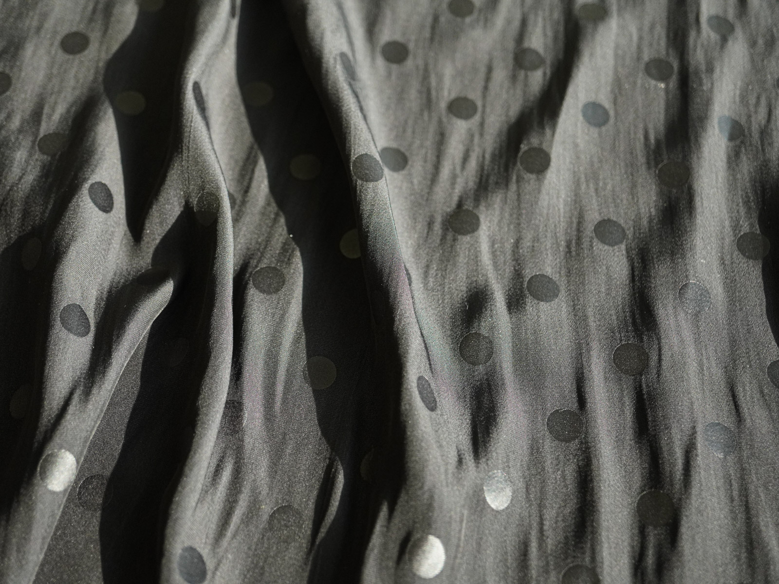 KKF6634GSE-W 割繊デシンエアフローエンボス加工