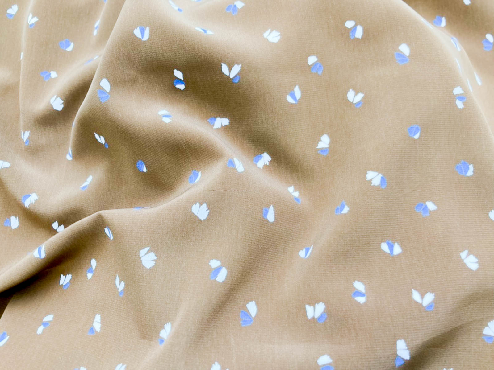 KKP1402-58 [ D/#SB-161 ]フェミニッシュデシン広巾ロータリー有色プリント