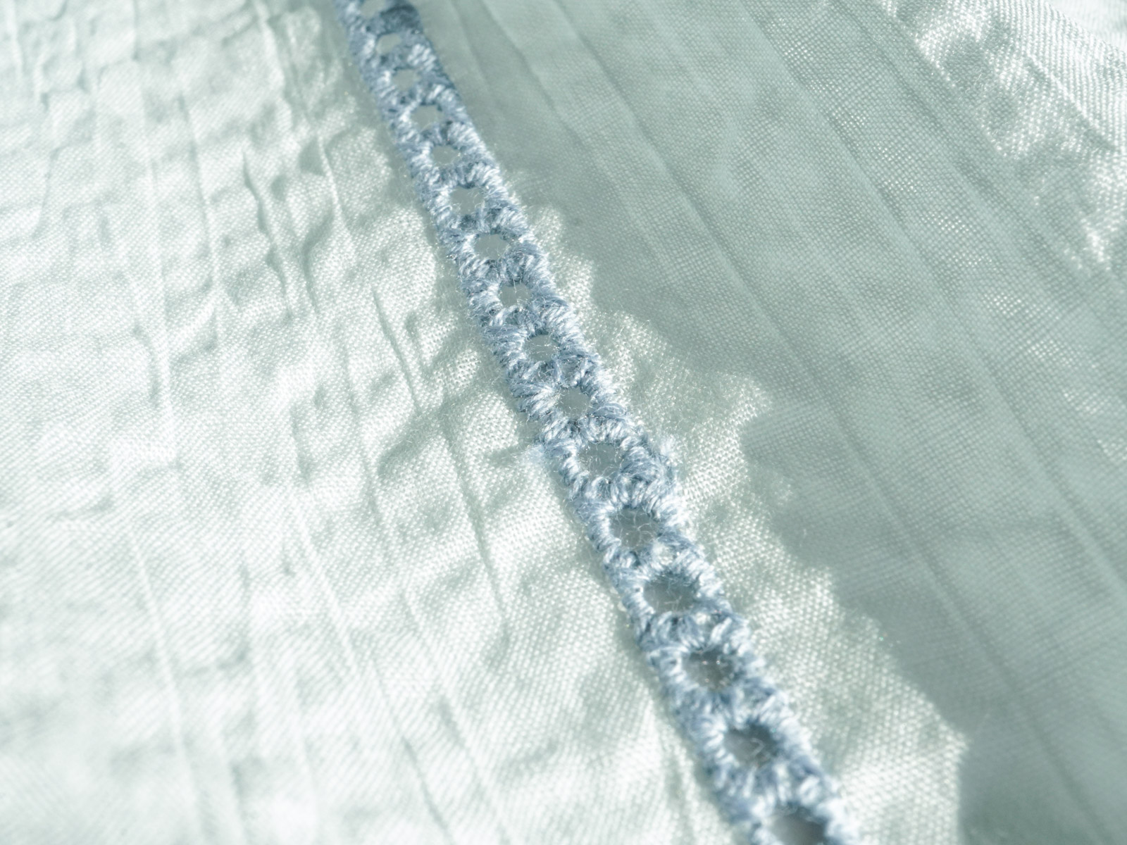 KCL808MW [ D/#3135 ]８０ローンミラクルウェーブエンブロイダリーレース