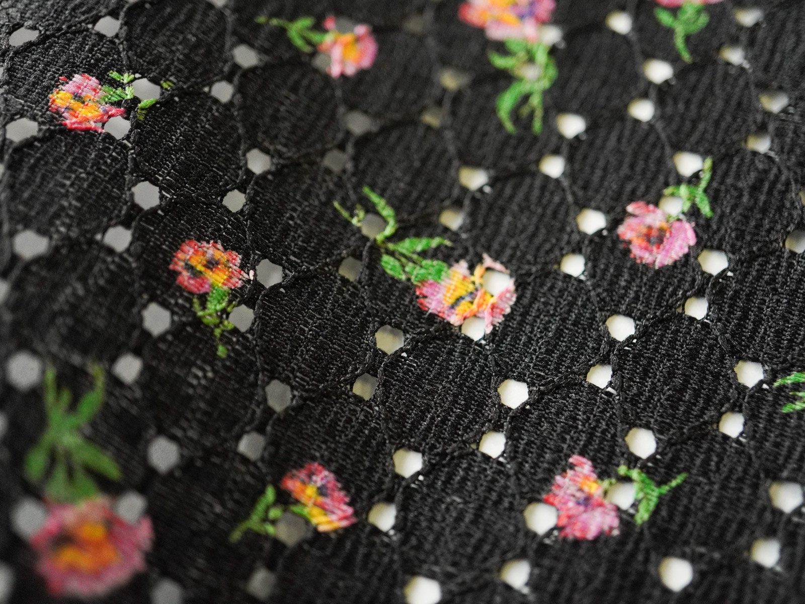 KKP2745CD [ D/#121 ]ポリエステルラッセルレース多色プリント