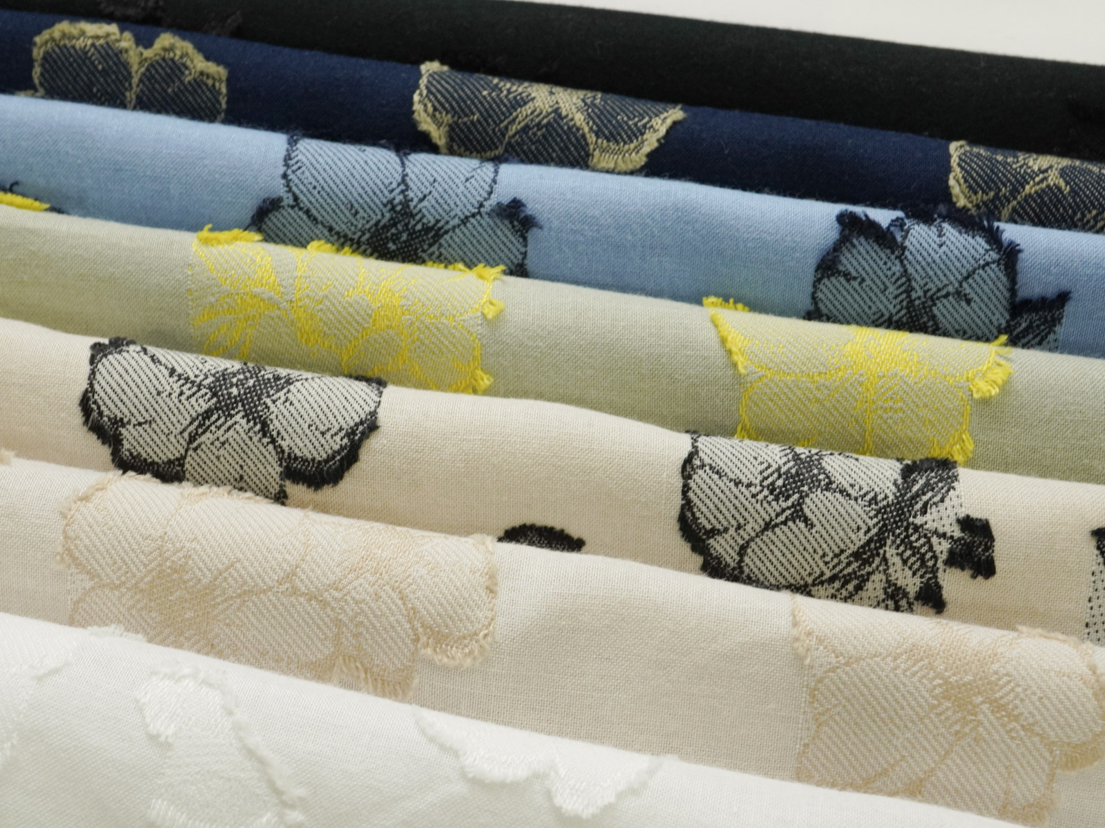 KKC841 [ D/#4 ]Dyed Cotton Polyester Cut Jacquard