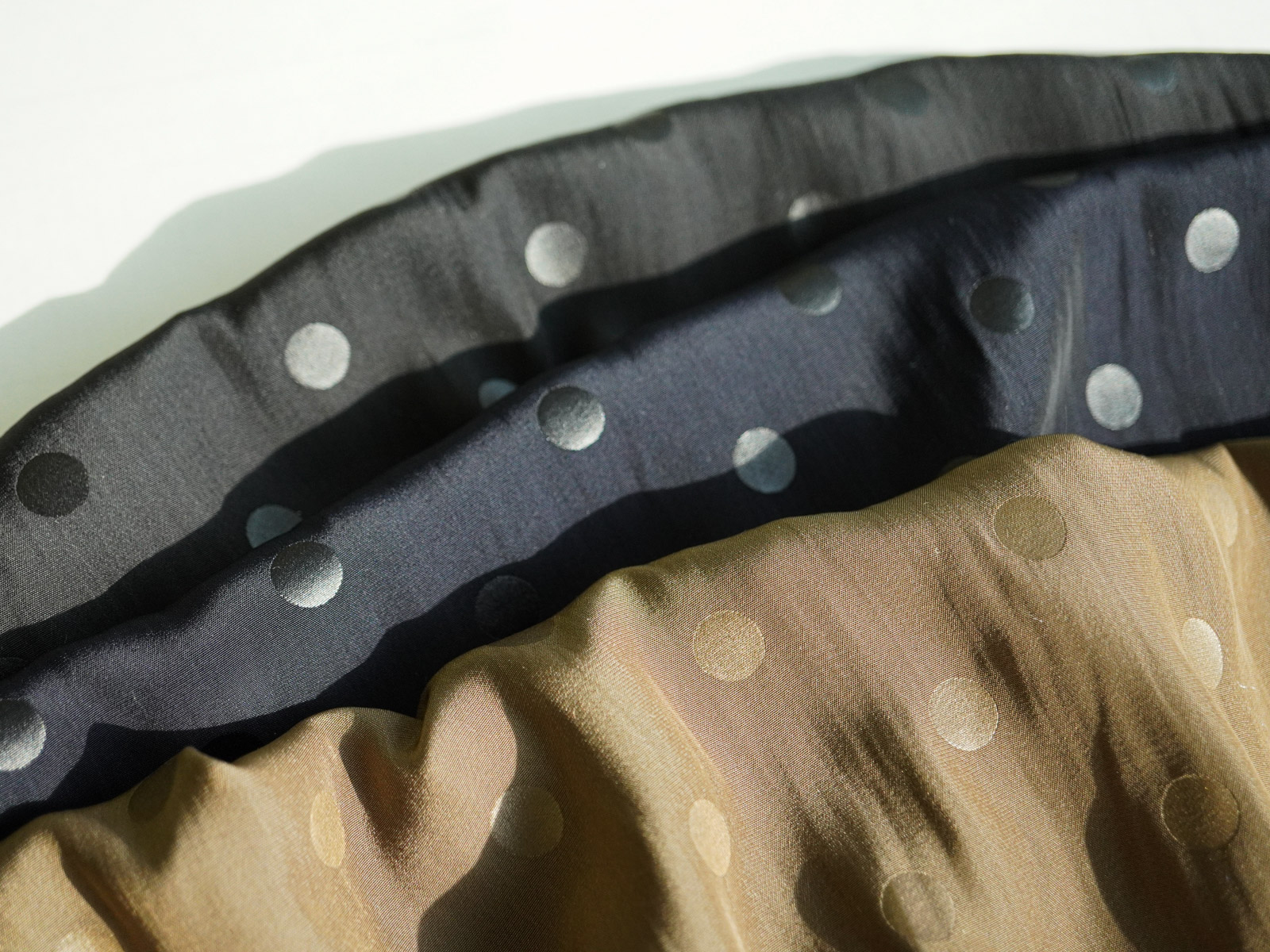 KKF6634GSE-W 割繊デシンエアフローエンボス加工