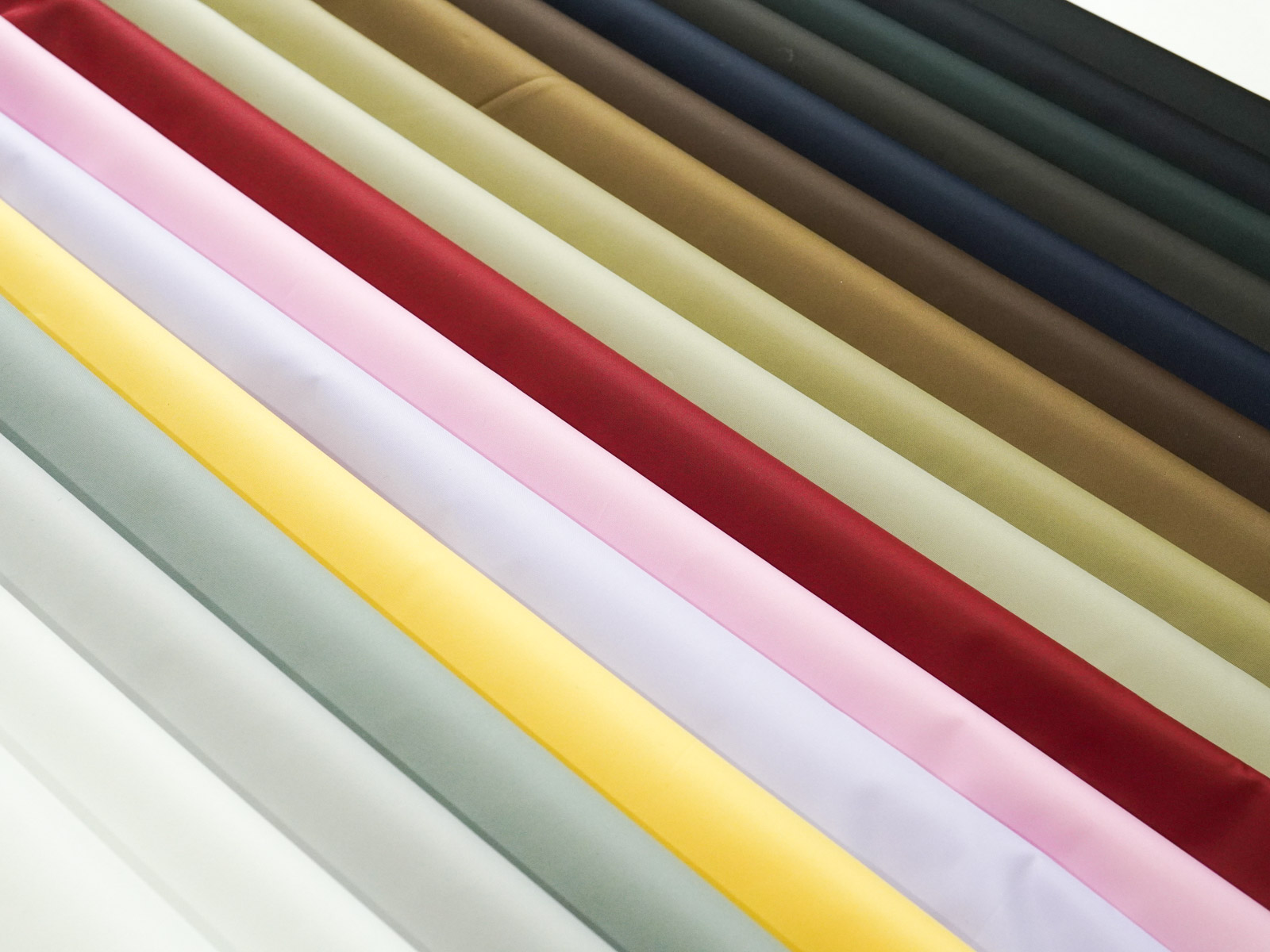 KKF7110-W Dyed 50d Polyester High-Density Taffeta PFC-Free Water Repellent Finished