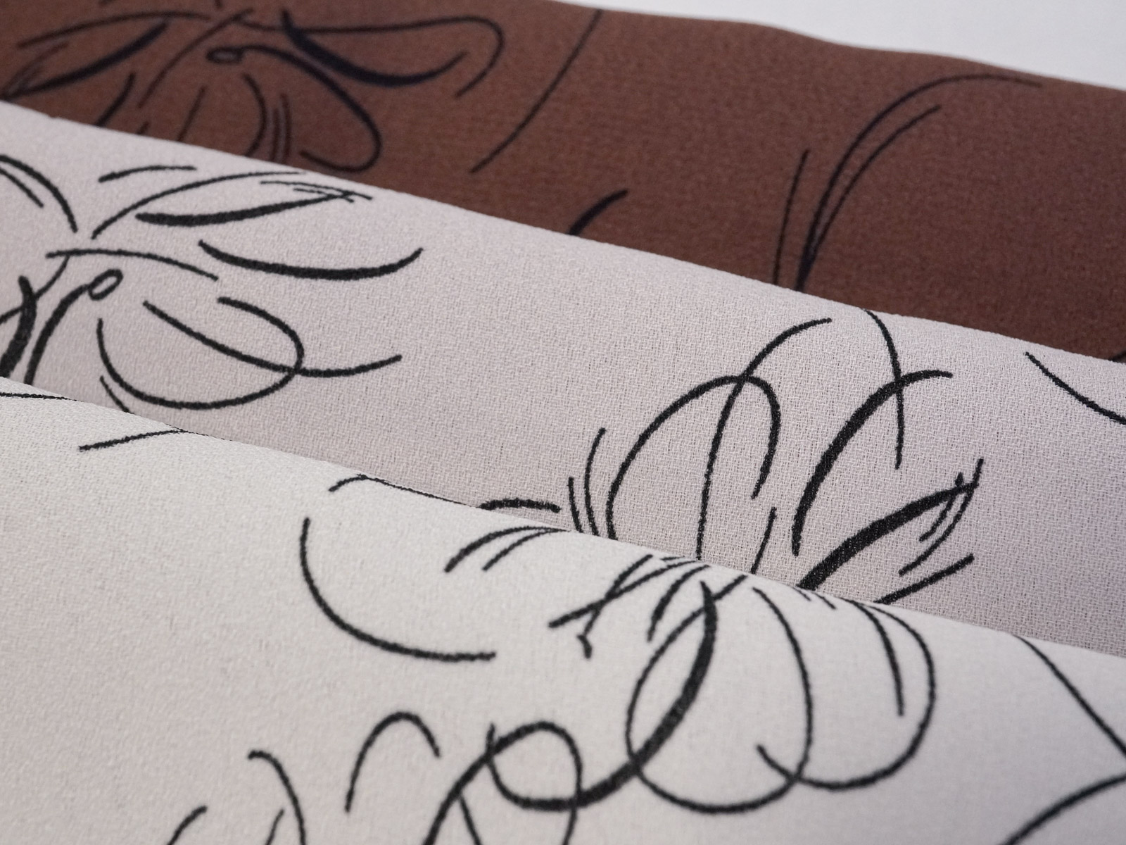 KKP2045E2X-W [ D/#SB-335 ]ＥＣＯバックサテンアムンゼン広巾単色プリント