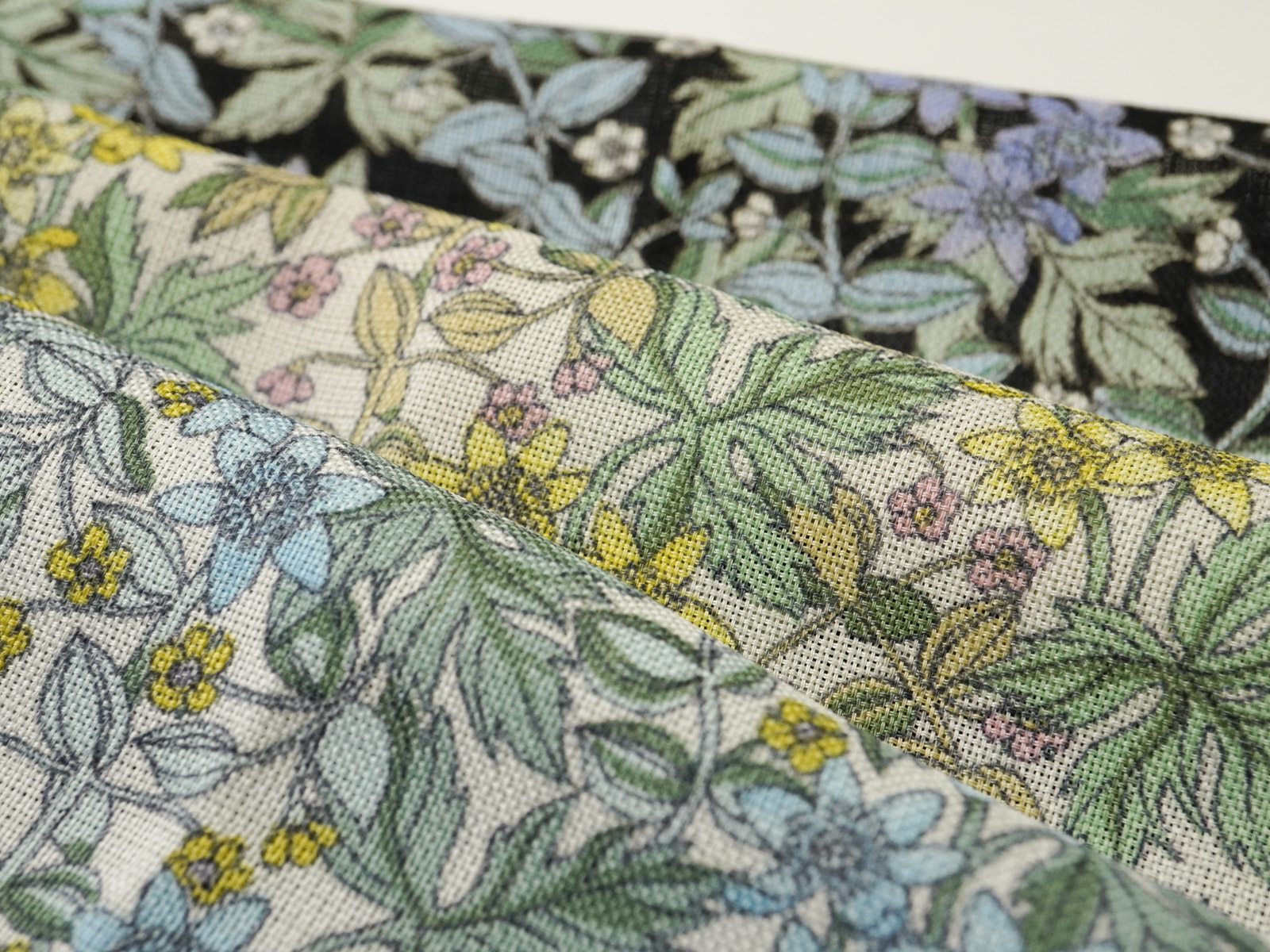 KKP2888L [ D/#16 ]麻調シャークスキンリバティプリント